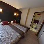 Отель Du Parc 2*
