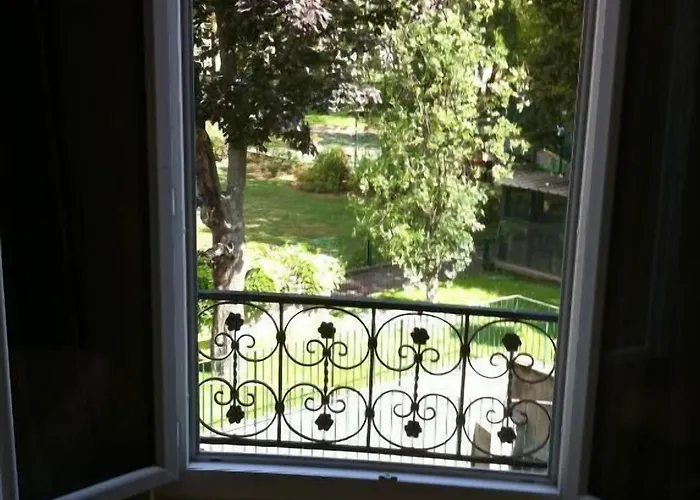 Отель Du Parc 2*