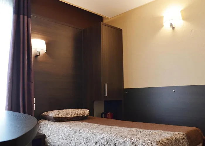 Отель Du Parc Малакоф